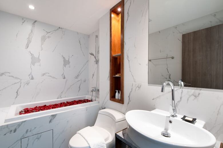 Orion Hotel & Residence