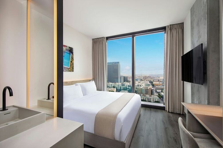 AC Hotel Downtown Los Angeles, A Marriott Hotel