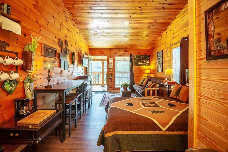Hotel Bigfoot Lodge Room One