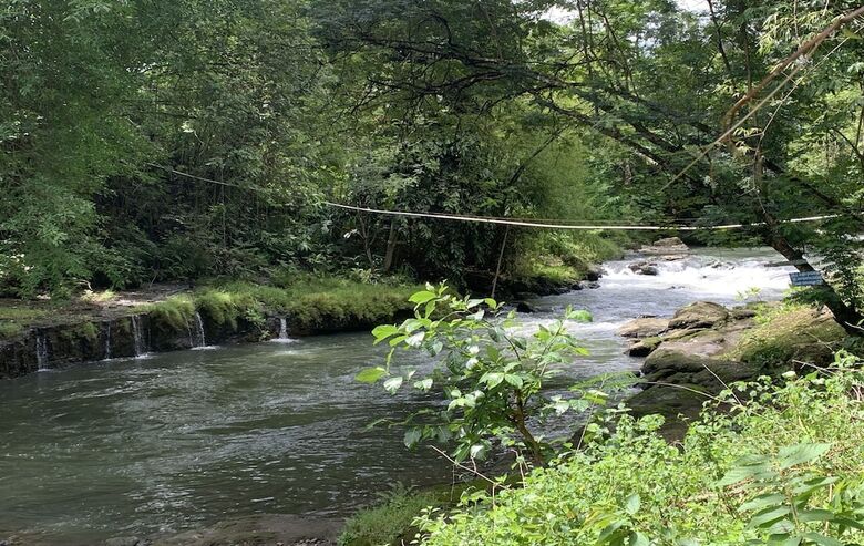 Bed & Breakfast Teratai Biru River Camping Ground