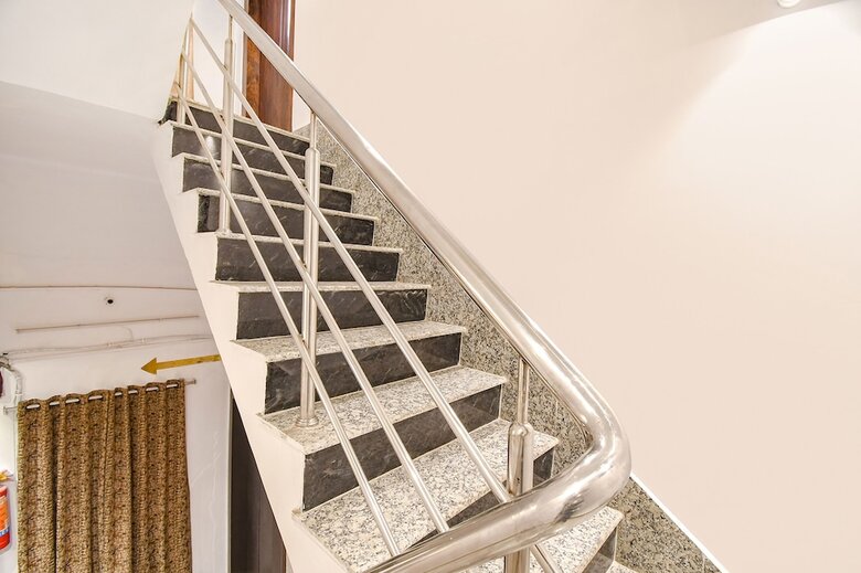 Fabhotel Golden Suites