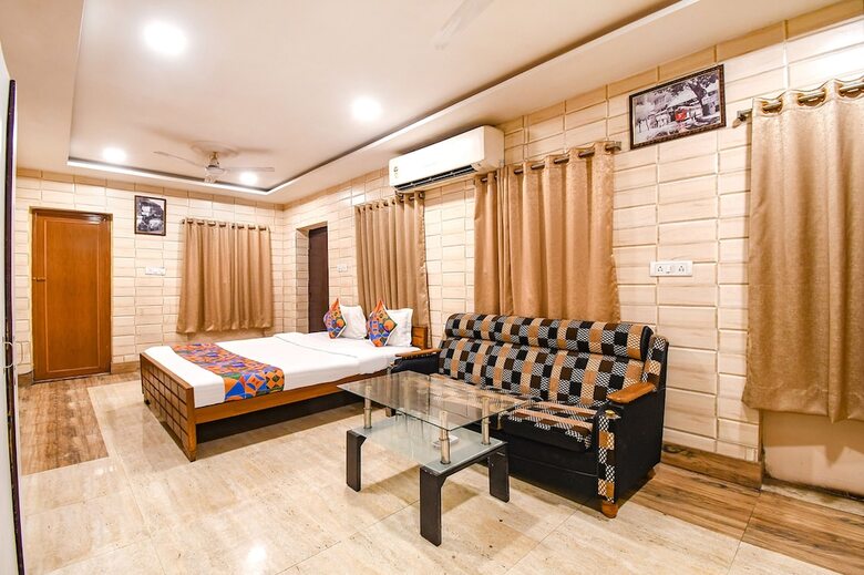 Fabhotel Golden Suites
