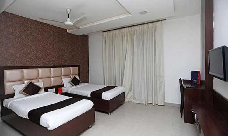 Fabhotel Taj Castle