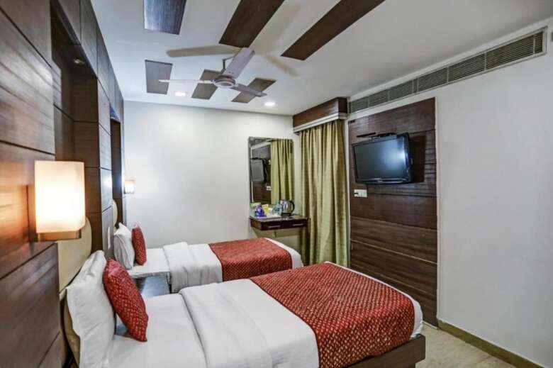 Hotel Staybook Fabstays South Delhi