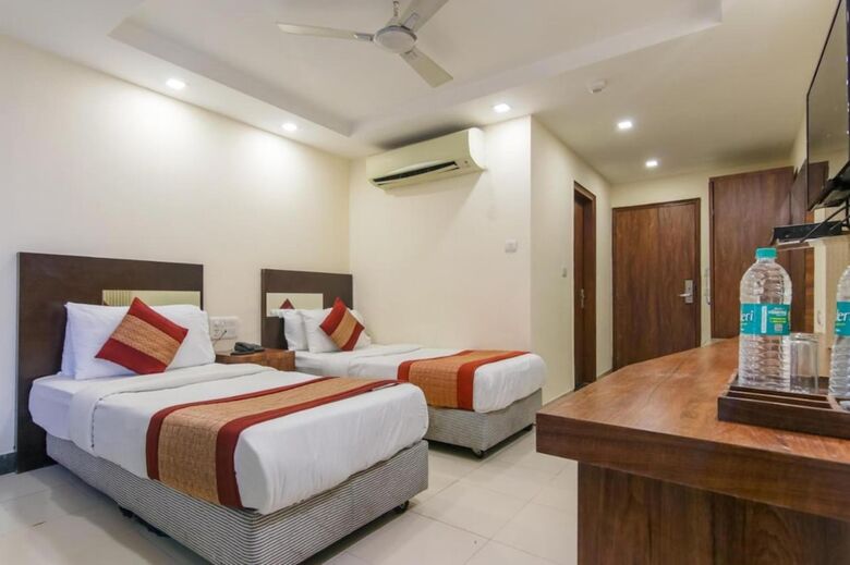 Hotel Staybook Fabstays South Delhi