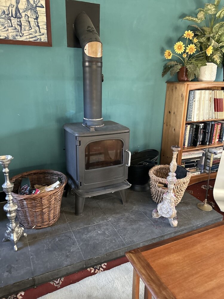 Lowri Cottage Hotel