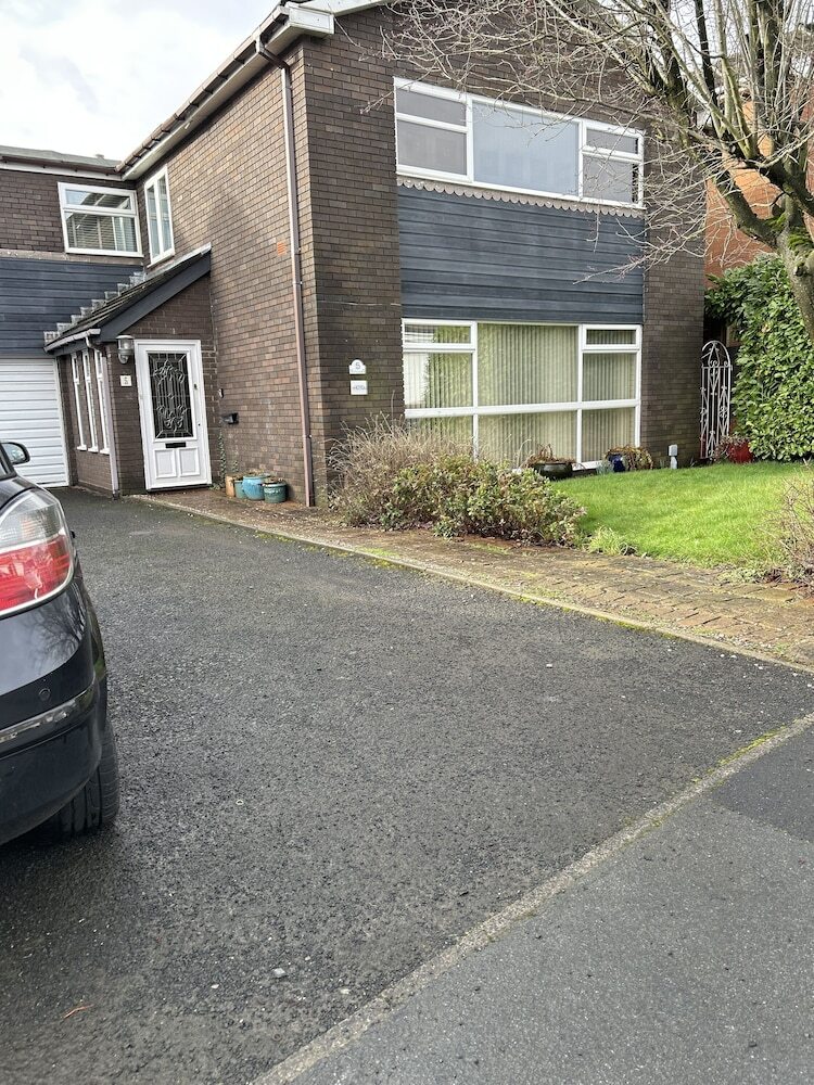 Lowri Cottage Hotel