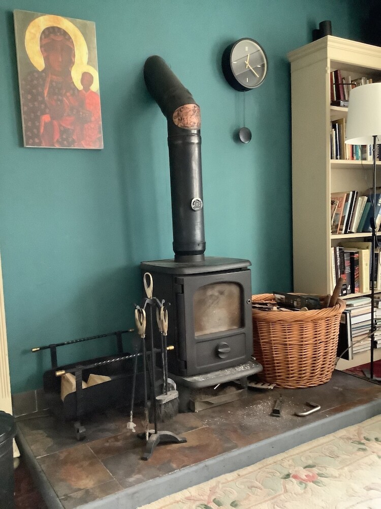 Lowri Cottage Hotel