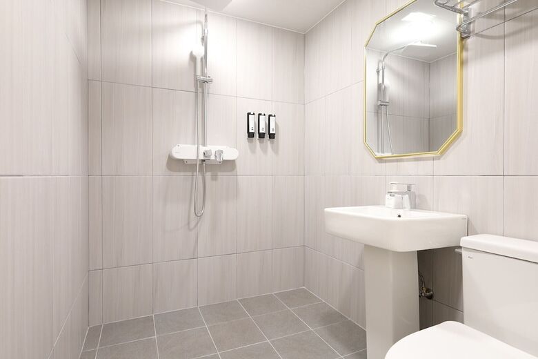 Calm Rest Hotel Gimhae