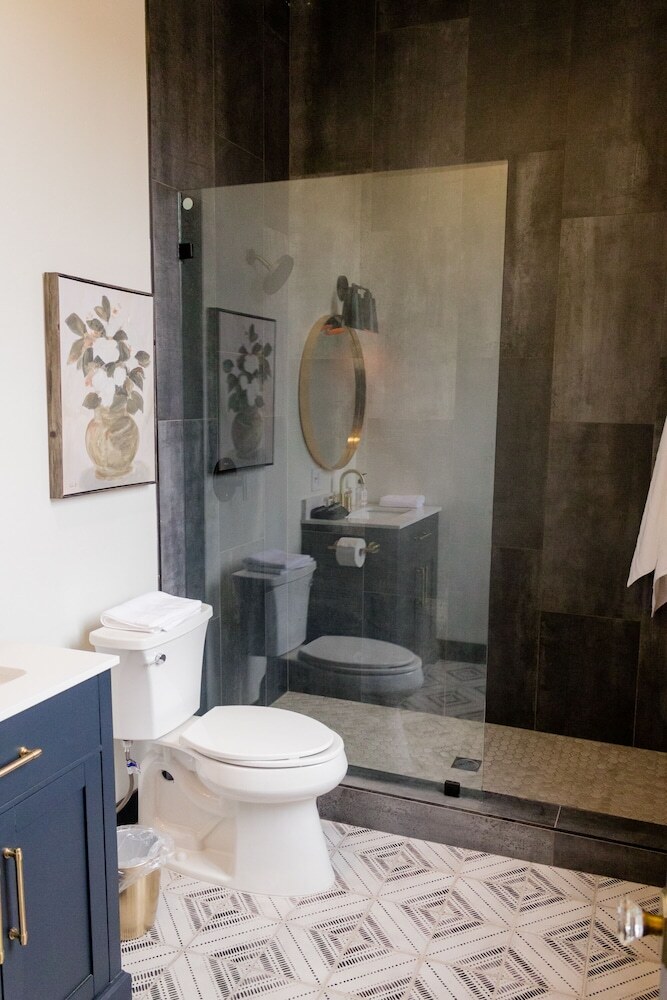 Hotel Speakeasy Suites