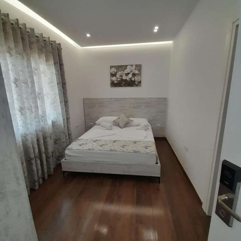 Hotel Vila Irdi