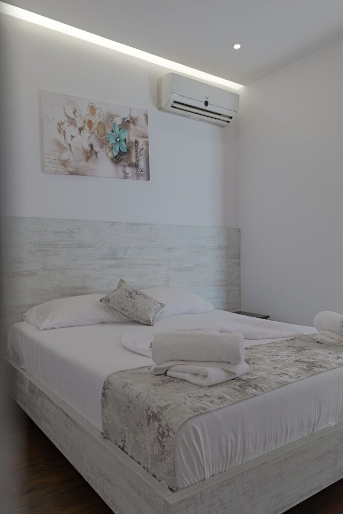 Hotel Vila Irdi