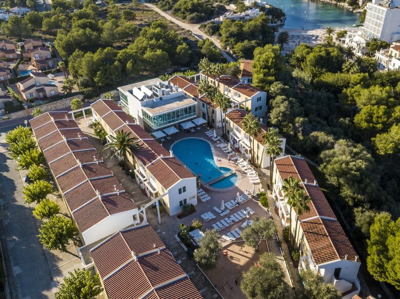 Aparthotel Apartaments Cales De Ponent