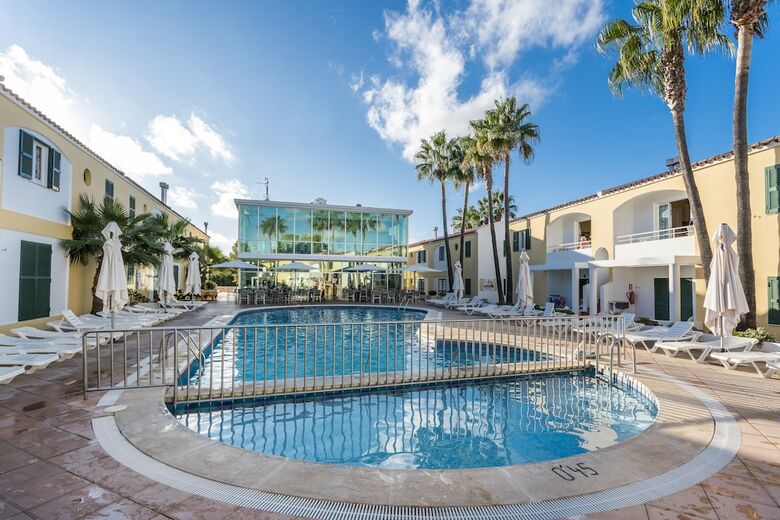 Aparthotel Apartaments Cales De Ponent