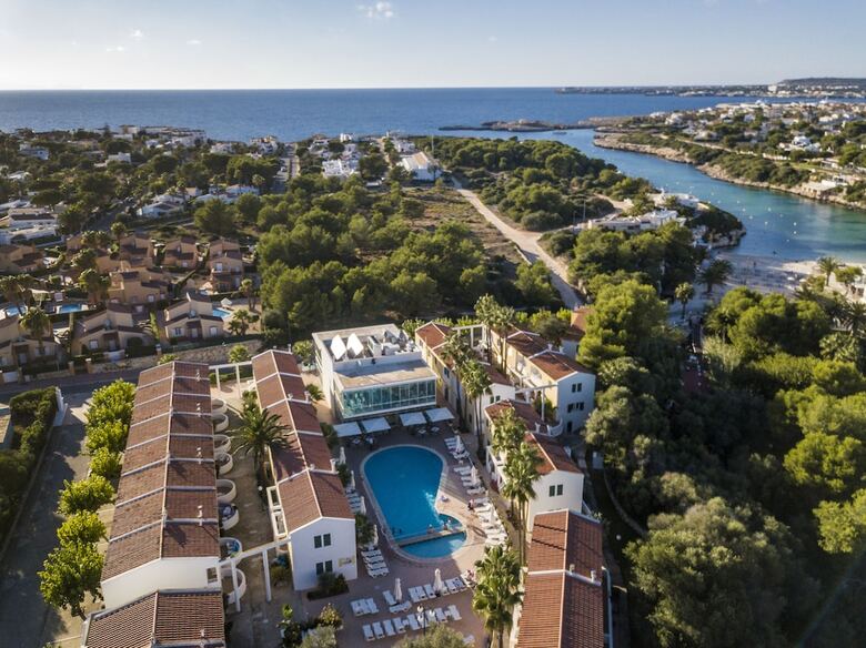Aparthotel Apartaments Cales De Ponent