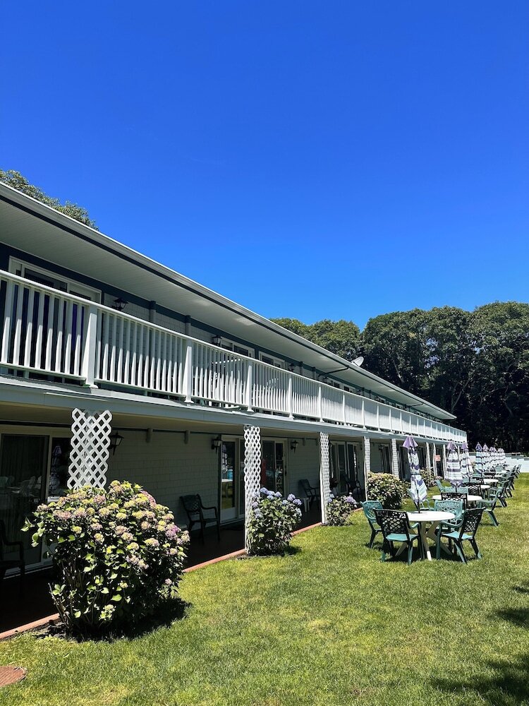 Hotel Green Harbor Waterfront Lodging