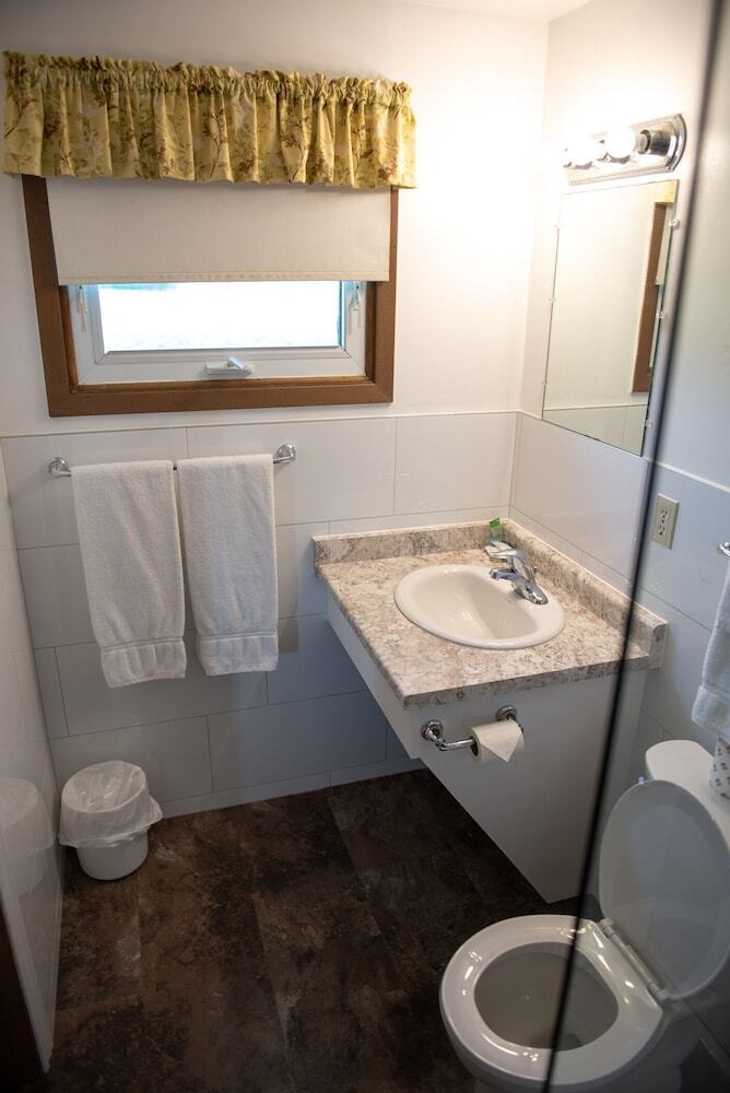 Adams Golden Acres Motel