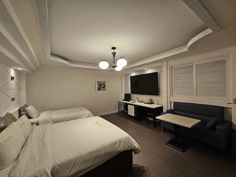 Hotel G7