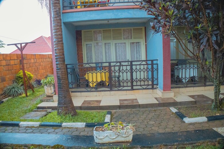 Best Inn Motel Musinguzi Frank