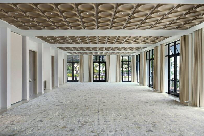 AC Hotel By Marriott Naples 5th Avenue