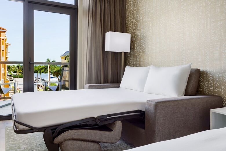 AC Hotel By Marriott Naples 5th Avenue