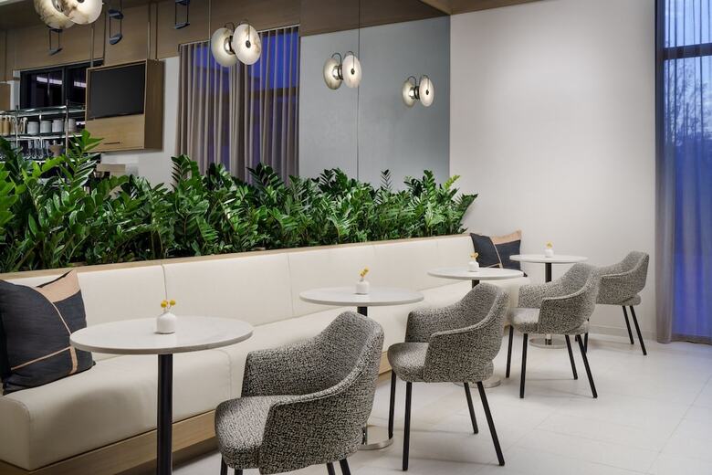 AC Hotel By Marriott Naples 5th Avenue