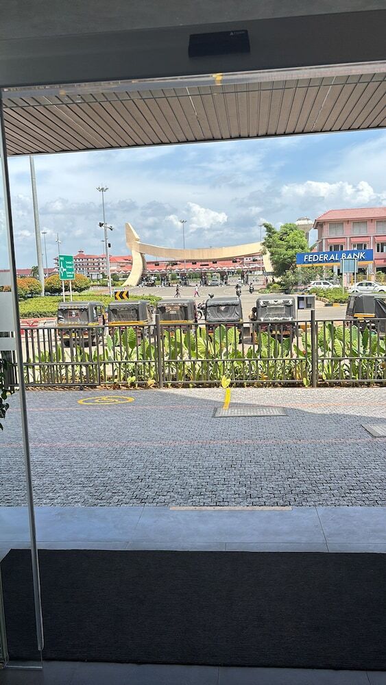 Presidency Airport Hotel
