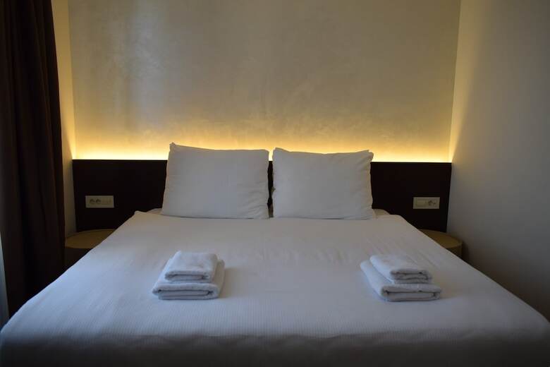 Nobel West Hotel