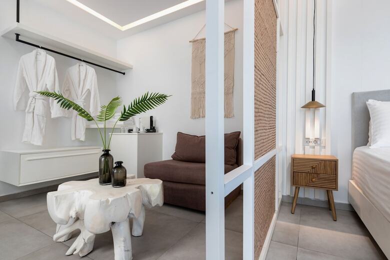 Hotel Myzith Luxury Suites