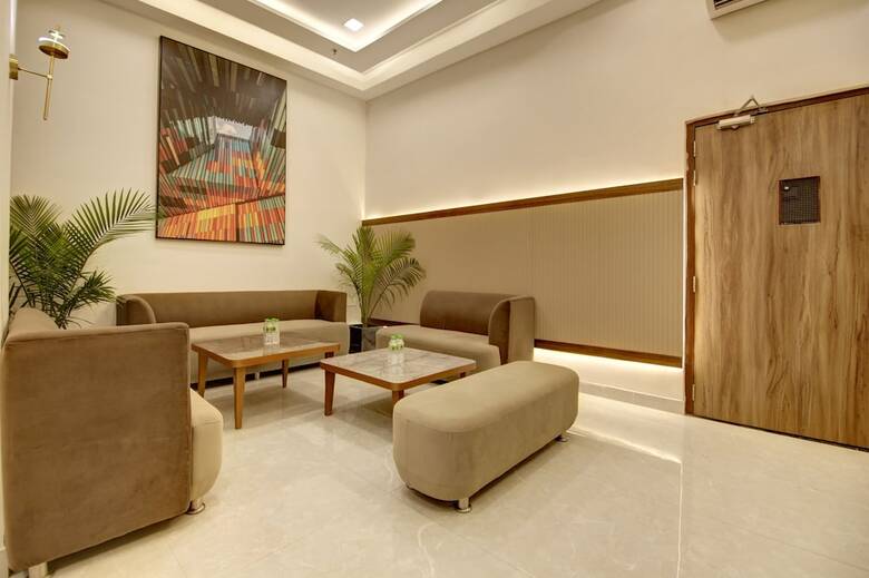 Hotel Saltstayz Premier - Golf Course Extension Road