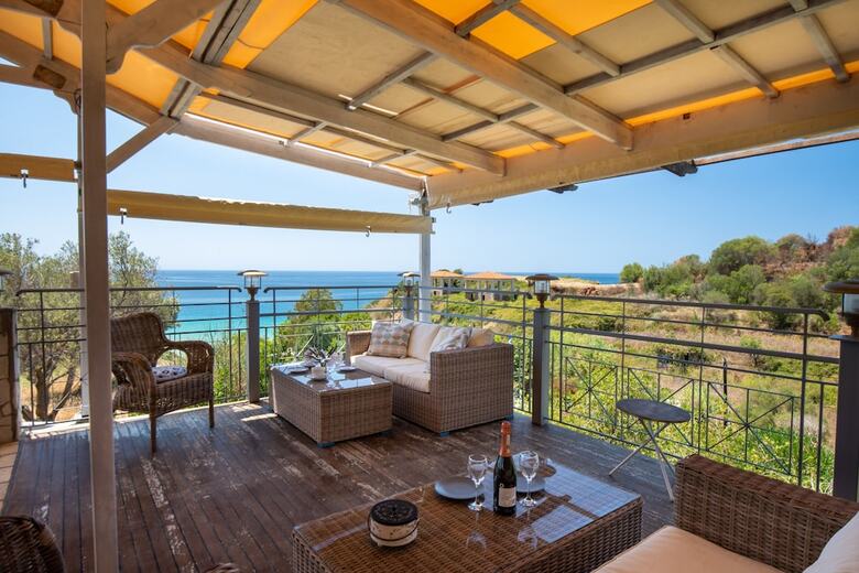 Hotel Costa Avithos