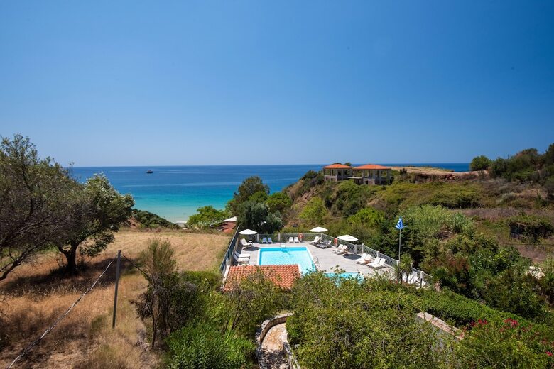Hotel Costa Avithos