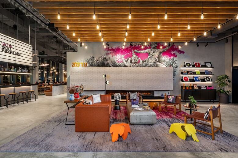 Hotel Moxy Bangkok Ratchaprasong