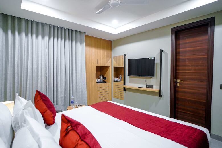 Hotel Saltstayz Select - Golf Course Road & Sector 57
