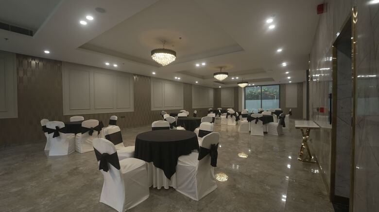 Hotel Saltstayz Select - Golf Course Road & Sector 57