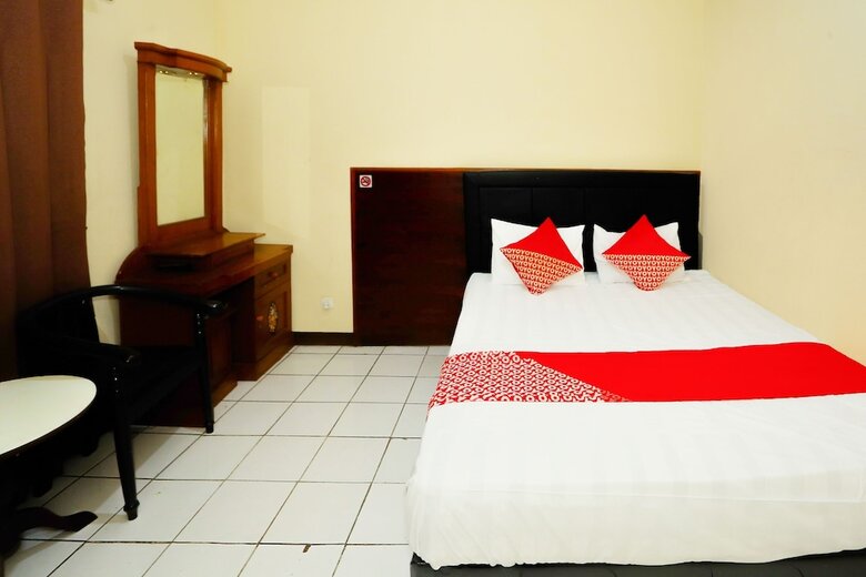 Oyo 93136 Hotel Santo Djaya 2