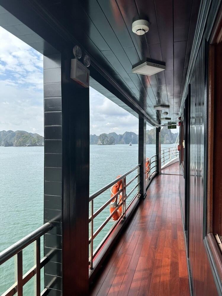 Honey Boutique Cruise