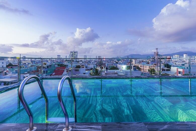 M.ia Beach Hotel & Apartment Da Nang