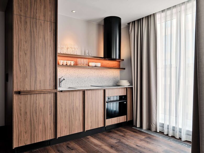Radisson Red Hotel & Radisson Red Apartments, Krak�w