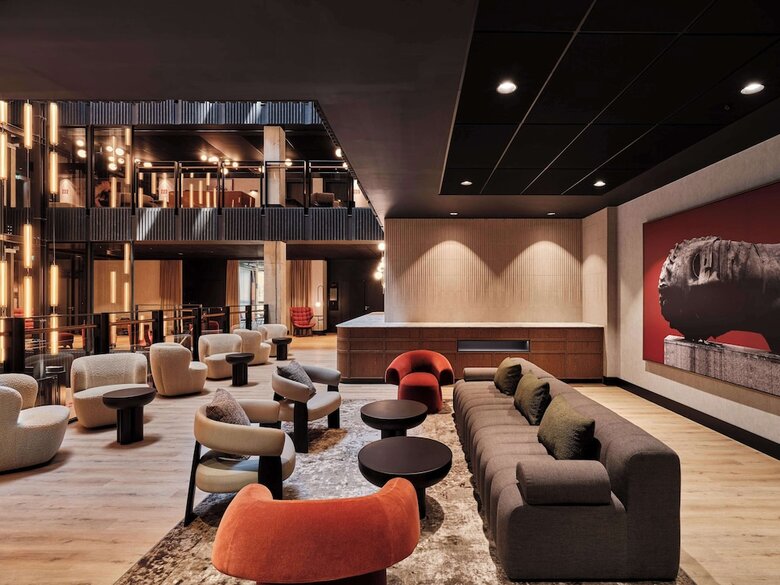 Radisson Red Hotel & Radisson Red Apartments, Krak�w