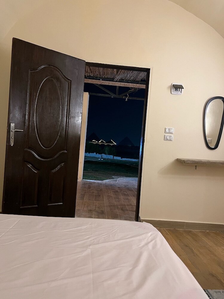 Bed & Breakfast Camp Pyramids View Hotel