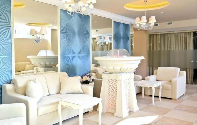 Aparthotel L. Giros G. 15