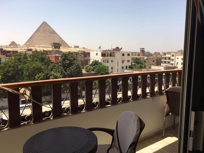 King Khoufo Hotel