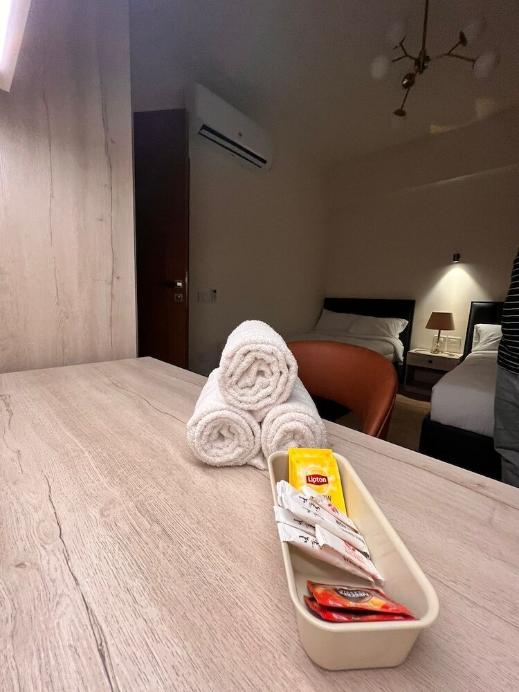 White Palace Motel Eg