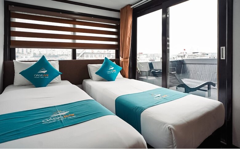 Oasis Party Cruise