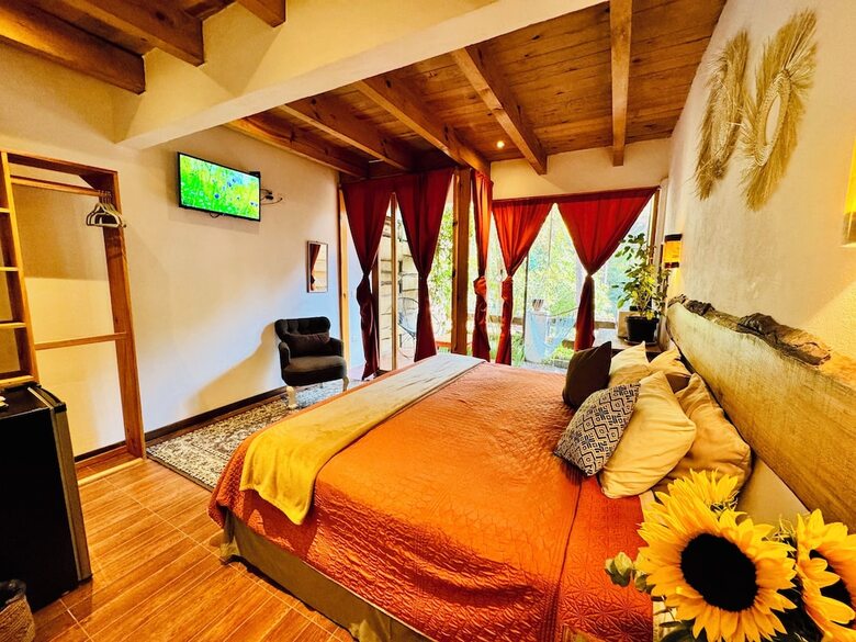 Encino House Hotel Boutique