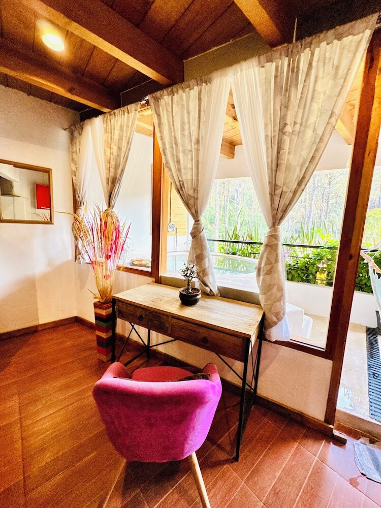 Encino House Hotel Boutique