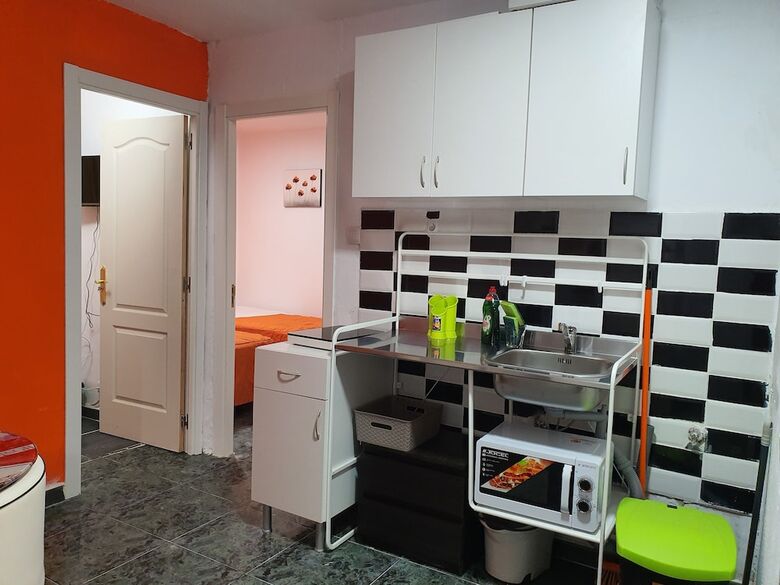 Low Cost Room Plaza De Hierro II
