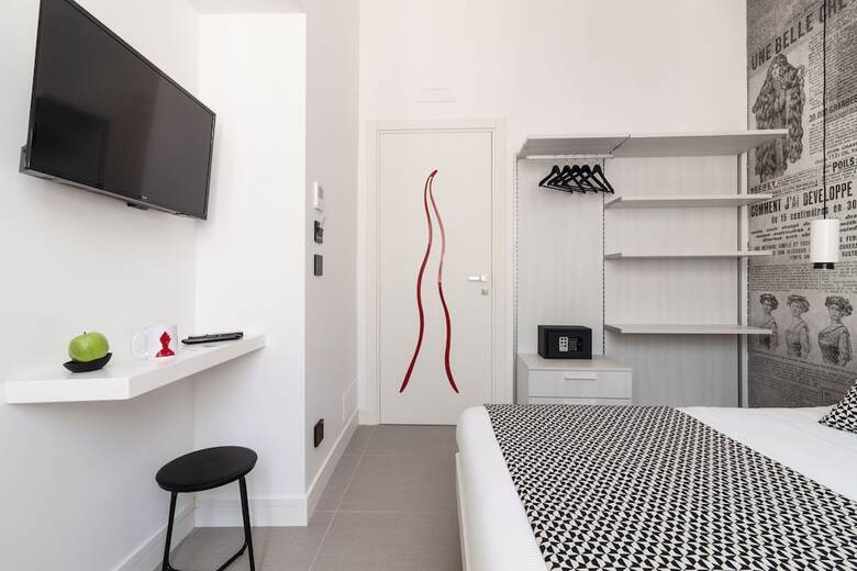 Moma Suites