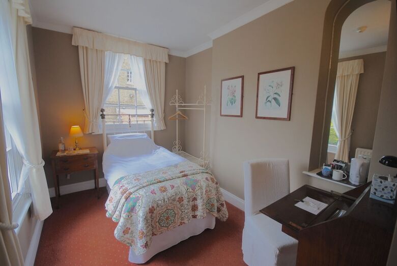 Churchill Guest House